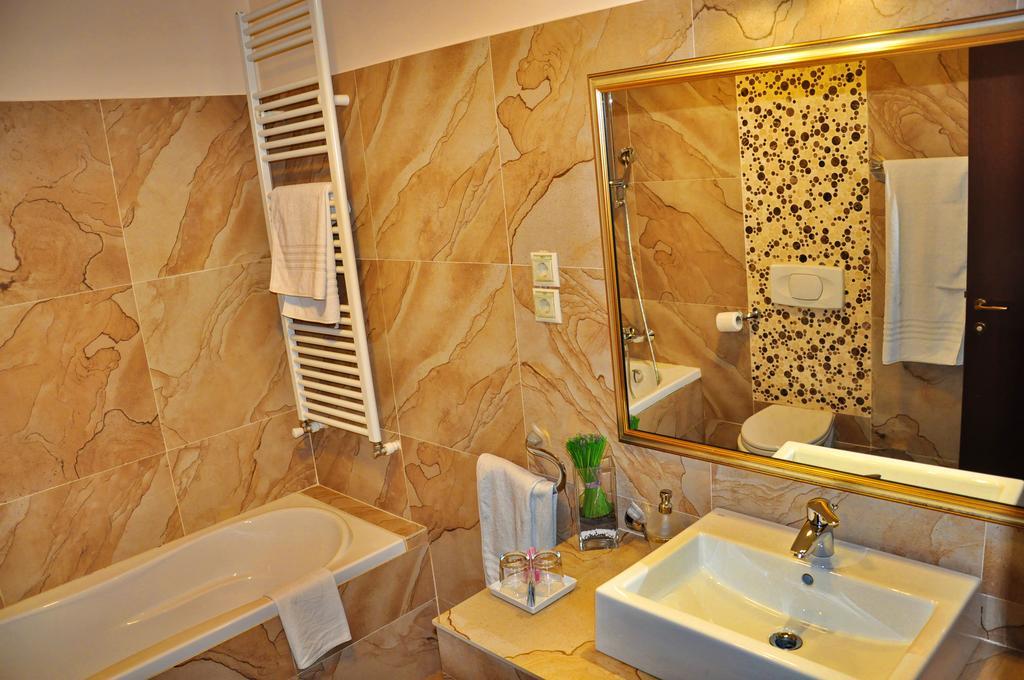Hotel Rainer Braşov Exteriör bild
